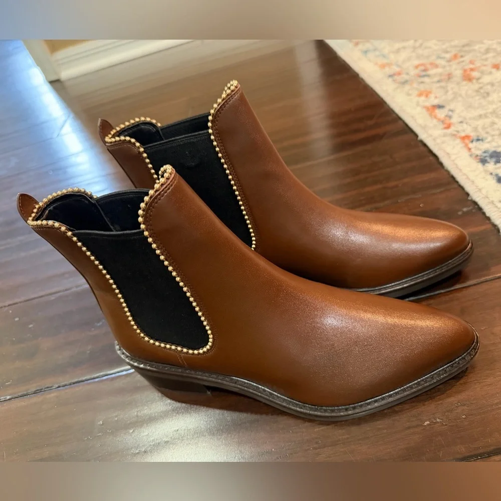 Coach Bowery leather Chelsea boots featuring a beaded chain 7.5 NEW w/o box - Picture 3 of 11